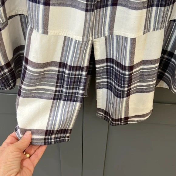 {Cloth & Stone}Sz M Cream/blue/plum Plaid Flannel Button Up w/tab sleeves - Picture 6 of 8